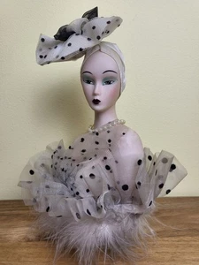 Music box/"Memoria" vintage ceramica busto femminile art deco moda girevole - Foto 1 di 10