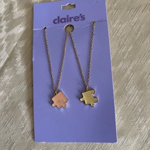 NUOVO! Coppia di collane Claire's Best Friends - pezzi puzzle ad incastro da 1/2" - Foto 1 di 1