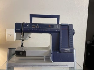 MÁQUINA DE COSER HUSQVARNA VIKING 990 - Imagen 1 de 8