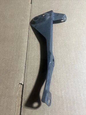 03-07 Soporte guardabarros derecho Infiniti G35 63867am600 Foto 1 de 3