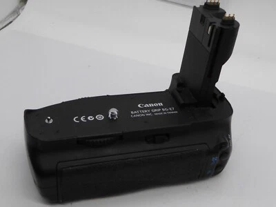 Canon BG-E7 Vertical Battery Grip for Canon EOS 7D Camera (LP-E6 Battery) - Image 1 of 4