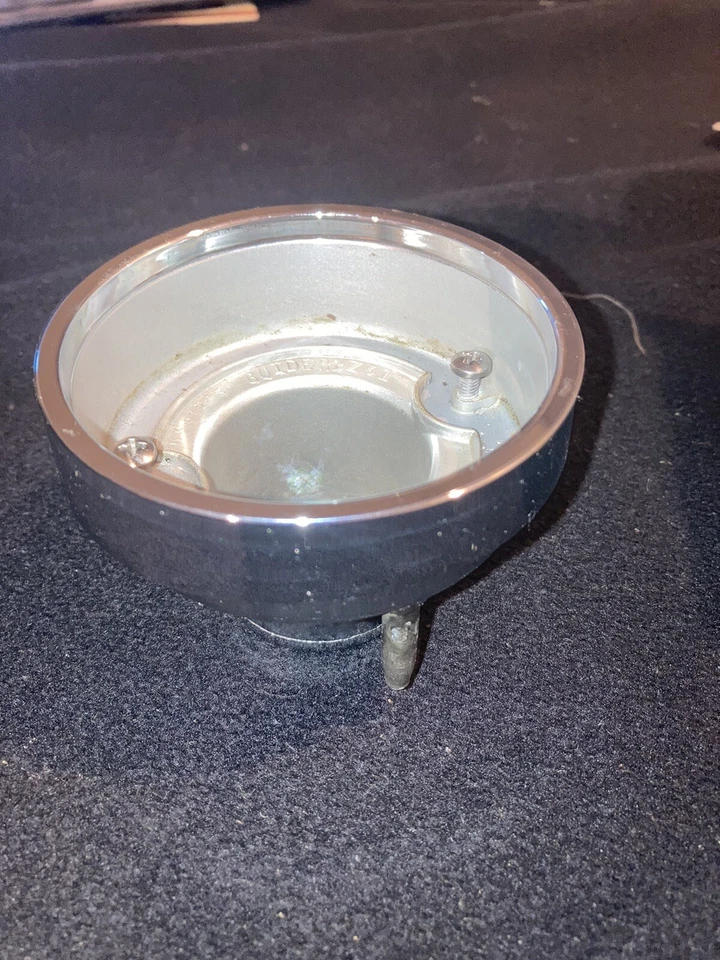 Oldsmobile F-85 1961 carcasa de luz trasera 1962 61 62 Cutlass Foto 1 de 4