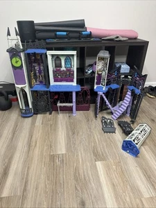 Monster High Doll House Deadluxe High School Playset Castle Girls Haunted Deluxe - Picture 1 of 8