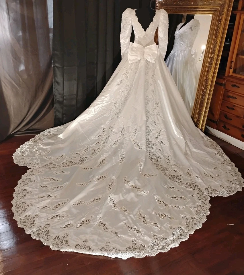 Mori Lee Wedding Gown Dress Bow Cathedral Train Bead Puff Sleeve V Neck - Image 1 of 4