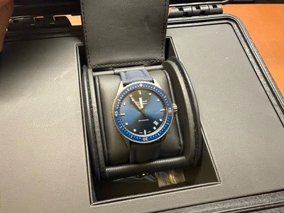 Blancpain Fifty Fathoms Bathyscaphe 5000-0140-O52A 43,6 mm esfera azul caja papeles Foto 1 de 4