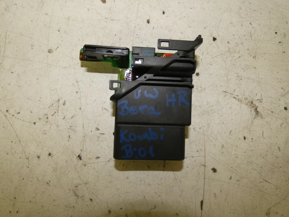 Centralina porta posteriore destra VW Bora anno 2001 Variant 105407-301 - Immagine 1 di 1