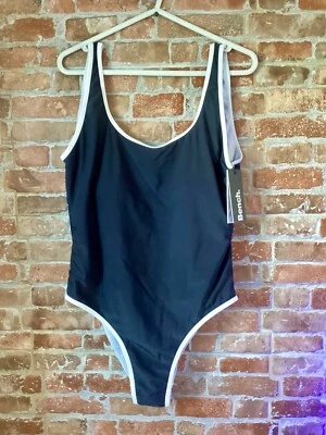 Damas - BANCO - Blanco y negro - Traje de baño de una pieza - Talla 16 - NUEVO - PRECIO DE VENTA SUGERIDO POR EL FABRICANTE 44,99 £ Foto 1 de 4