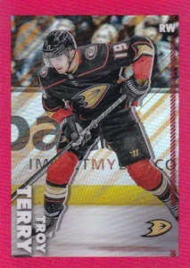 PEGATINA 2022-23 TOPPS CROMADA NHL #11 TROY TERRY SSP ROJO/5 PATOS HECHOS - Imagen 1 de 2