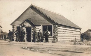 LP35 Wausaukee Wisconsin cabaña de troncos 1911? Postal RPPC - Imagen 1 de 2