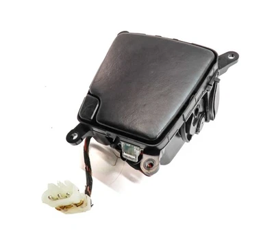 BMW 640I 2014 convertible (F12) consola central delantera cenicero con enchufe de 12 V Foto 1 de 4