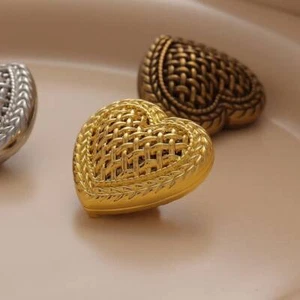 10 Pezzi Bottoni Cavi Oro Forma Cuore Metallo Argento Bottone per Abbigliamento Cucito - Foto 1 di 8