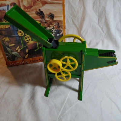 Ertl Antique Corn Sheller green 1:8 scale Power House Farm Series - Image 1 of 4