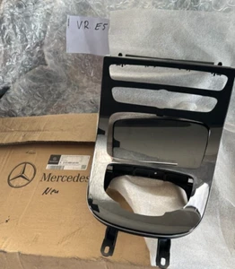 NEU Mercedes-Benz Mittelkonsole E-Klasse 213 2136806305 - Bild 1 von 3