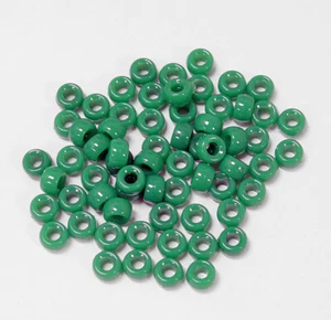 Mini cuentas de flequillo verde opaco de 6,5x4 mm 1.000 piezas. Cuentas artesanales hechas en EE. UU. - Imagen 1 de 1