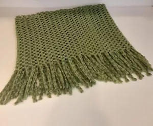 Sciarpa scaldagola all'uncinetto infinita fatta a mano con frange verde cactus - Foto 1 di 5