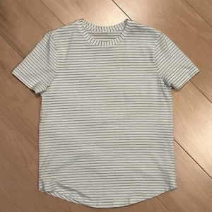 Lululemon All Yours Boyfriend Tee Striped T-Shirt Short Sleeve Women’s Small - Picture 1 of 5