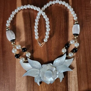 Vintage Mother Of Pearl Lotus Flower Necklace Faux Pearl Beads  - Picture 1 of 10