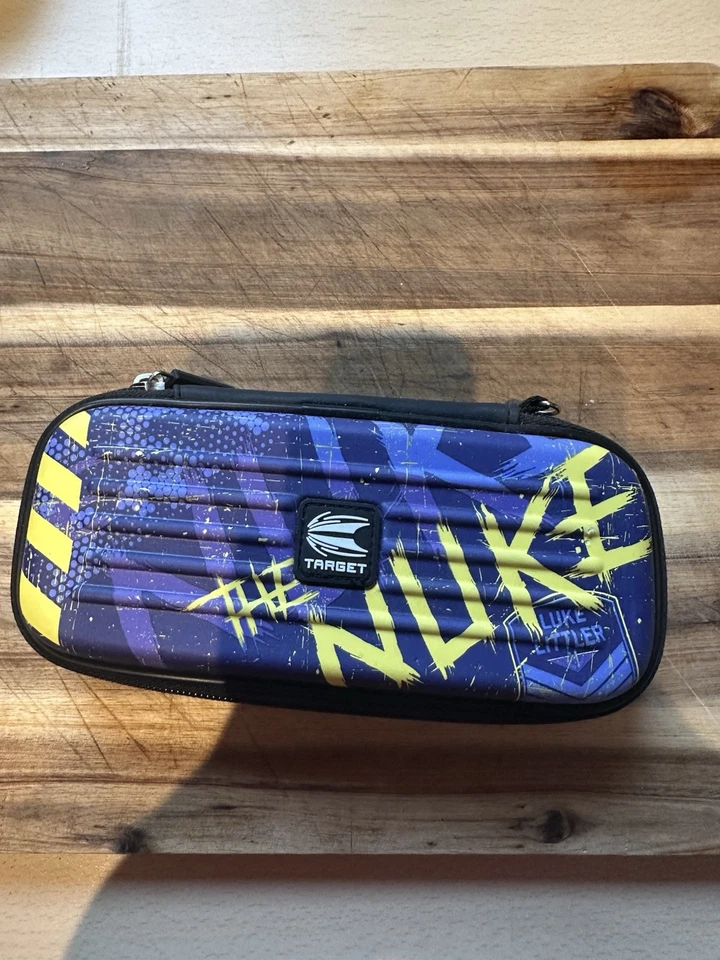 Target Takoma Luke Litter The Nuke Etui Darttasche Tasche ,Case, Steel Soft Dart - Bild 1 von 2