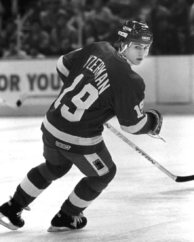 Detroit Red Wings STEVE YZERMAN Glossy 8x10 Photo Hockey Print Poster HOF 2009 Cover