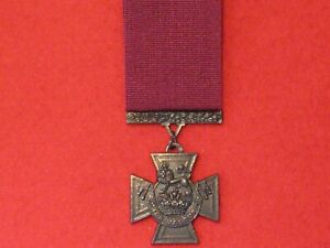 FULL SIZE VICTORIA CROSS MEDAL VC MUSEUM COPY MEDAL WITH RIBBON