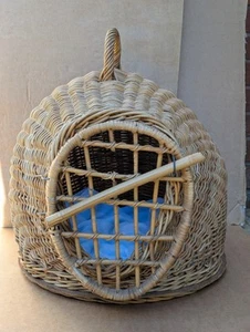 Wicker Basket Cat Carrier 43cm Wide - Picture 1 of 9