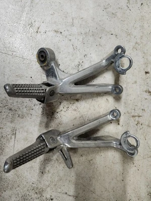 Suzuki GSXR750 1997 clavija trasera derecha e izquierda pasajero Foto 1 de 4