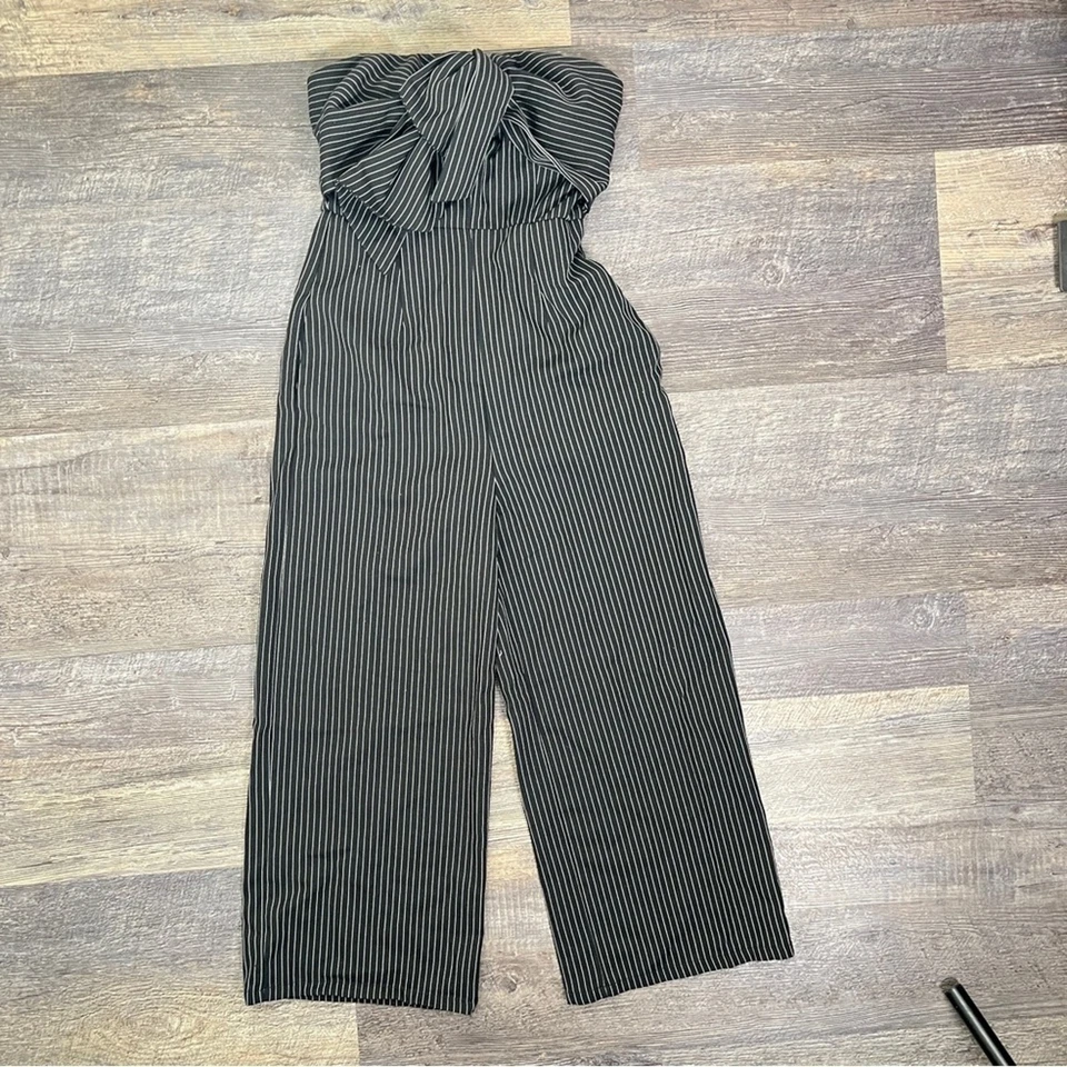 Macacão Blue Blush preto e branco listrado sem alças perna larga pequeno? S B173 - Imagem 1 de 4