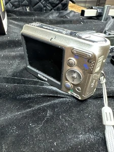 Nikon Coolpix L6 Digital Compact Camera 6MP Silver Tested + 16 Gb SD Card - Picture 1 of 9