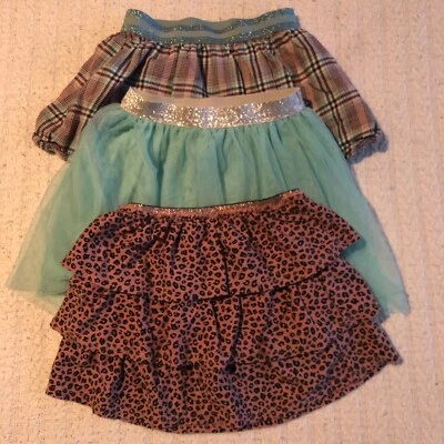 3x Faldas Pantalones Cortos Niñas Talla 5T Verde Azulado Rosa Estampado Leopardo Foto 1 de 4