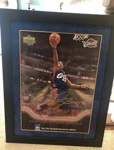 Lebron James AUTOGRAPH SIGNED UPPERDECK POSTER. PSA AUTHENTICATED - Picture 1 of 3