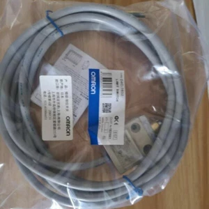 1PC New Omron D4C-1602 Limit Switch D4C1602 Expedited Shipping - Picture 1 of 2