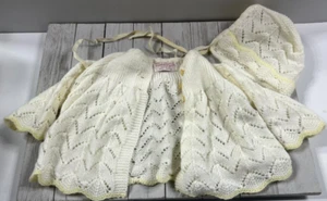 Vintage Knitted Acrylic Sweater Bonnet J. Leeson White Yellow Made In England - Picture 1 of 11