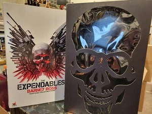 Hot Toys 1/6 MMS138 - The Expendables Barney Ross - NUR Vitrine und Tablett - Bild 1 von 3