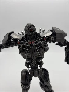 Yolopark AMK Series Scourge Model Kit Transformers - Picture 1 of 9