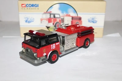 CORGI CLASSICS Mack CF Pumper Chicago Fire Department Engine 18 - Image 1 of 4