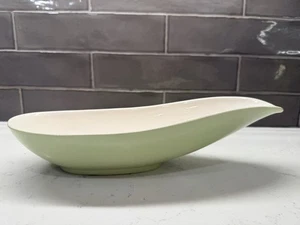 Mid-Century Rumpf Keramik Meeresschaum grün längliche Schale #151 USA MCM Sammlerstück - Bild 1 von 10