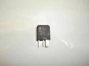 Original Opel Corsa C Relais Relay  24435922   31/13528 - Bild 1 von 2