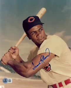 FRANK ROBINSON SIGNED AUTOGRAPHED 8x10 PHOTO CINCINNATI REDS LEGEND BECKETT BAS - Picture 1 of 2