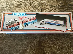 Transportador de equipo de carreras Ertl Piedmont edición limitada  - Imagen 1 de 5