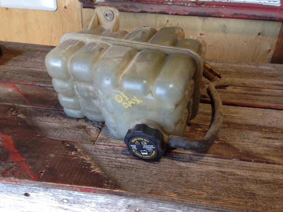 99-07 Gmc Chevrolet 1500/2500/3500 Coolant Recovery Tank Coolant Reservoir - Image 1 of 4