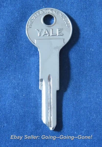 ORIGINAL OEM KAISER FRAZER WILLYS CABLE LLAVE EN BLANCO YALE & TOWNE 421 L1122A Y12 - Imagen 1 de 4