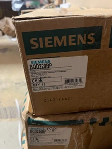 NEW BOX   18 x Siemens  BQD220 Bolt-On Circuit Breaker 2P 20A 480Y/277V BQD220BP - Picture 1 of 1