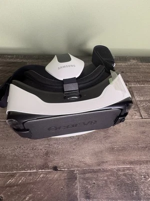 Auriculares Samsung SM-R322NZWAXAR Gear VR - Blanco Escarcha Foto 1 de 3