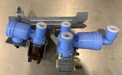 Electroválvula de agua para refrigerador Frigidaire Electrolux 242252702 OEM sin usar Foto 1 de 3