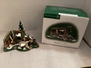 DEPARTMENT 56 THE WOODSHED AND CHOPPING BLOCK VILLAGE ACCESSORIES - Picture 1 of 9