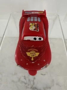Disney CARS Saetta McQueen Pistone Coppa 95. Hudson Hornet. Lingua WGP 2011 RARA - Foto 1 di 7