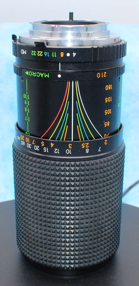 Sears 70–210mm f/4.0 Multi-Coated Zoom Lens — Macro | MD Mount | Manual Focus - Image 1 of 4