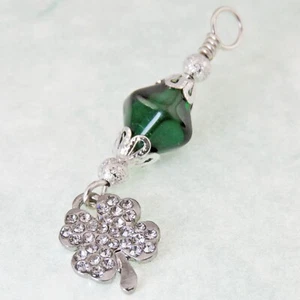 Tesoros recuperados--Colgante de trébol de cuatro hojas con diamantes de imitación de San Patricio por SoniaMcD - Imagen 1 de 10