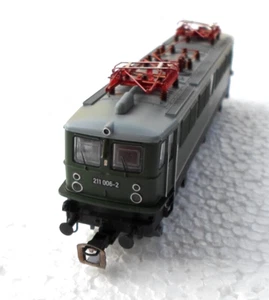 TT Kuehn E - Lok BR 211 006-2 DR (E 11 DR) grün schwarz Modell 1:120 Eisenbahn - Bild 1 von 6