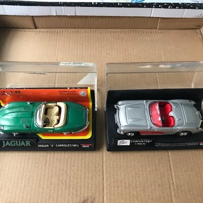 1997 NEW RAY TOYS LOT OF 2 CONVERTIBLES JAGUAR E CABRIOLET & 1957 CORVETTE 1:43 - Image 1 of 4